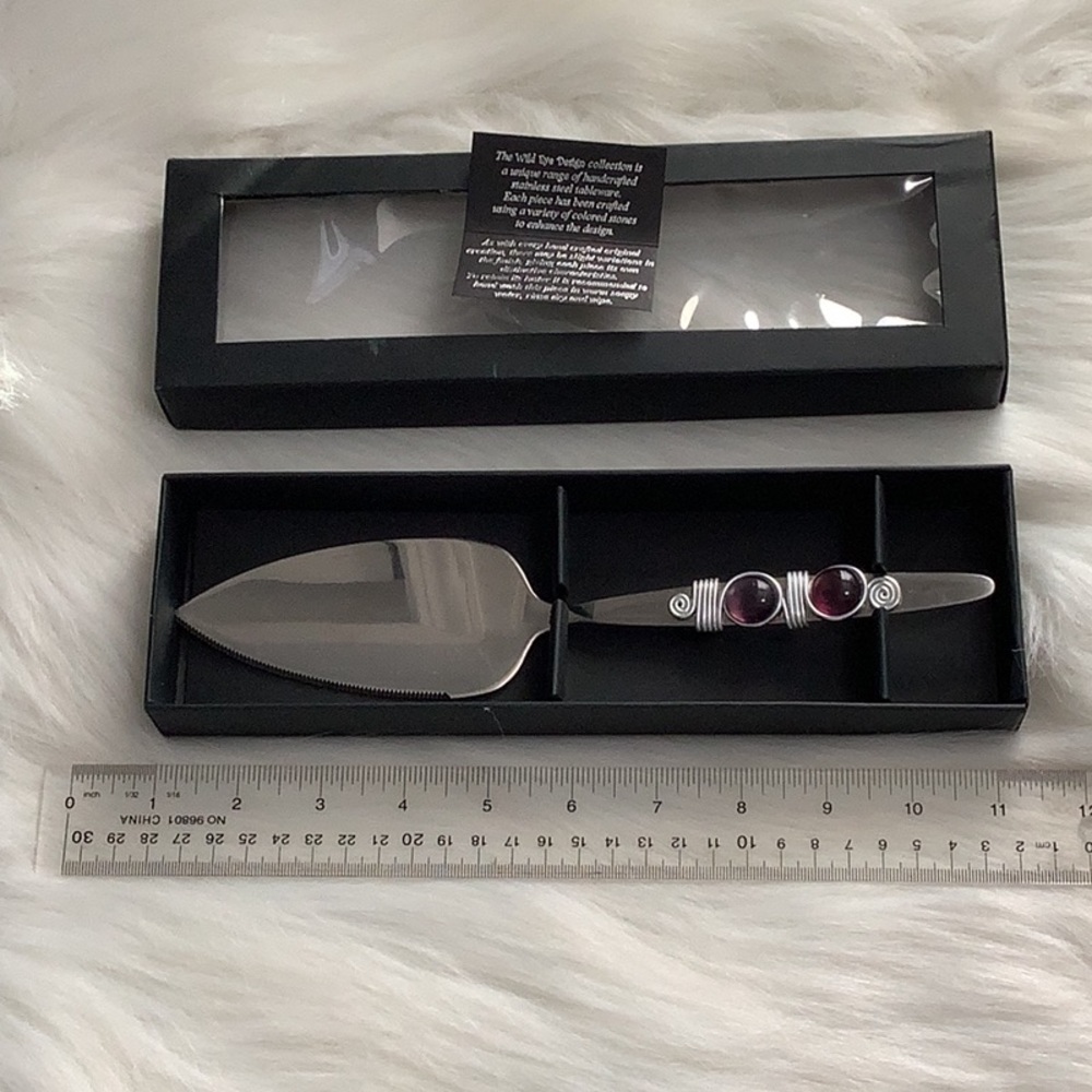 Wild Eye Designs~ Cake Server - Picture 5 of 5